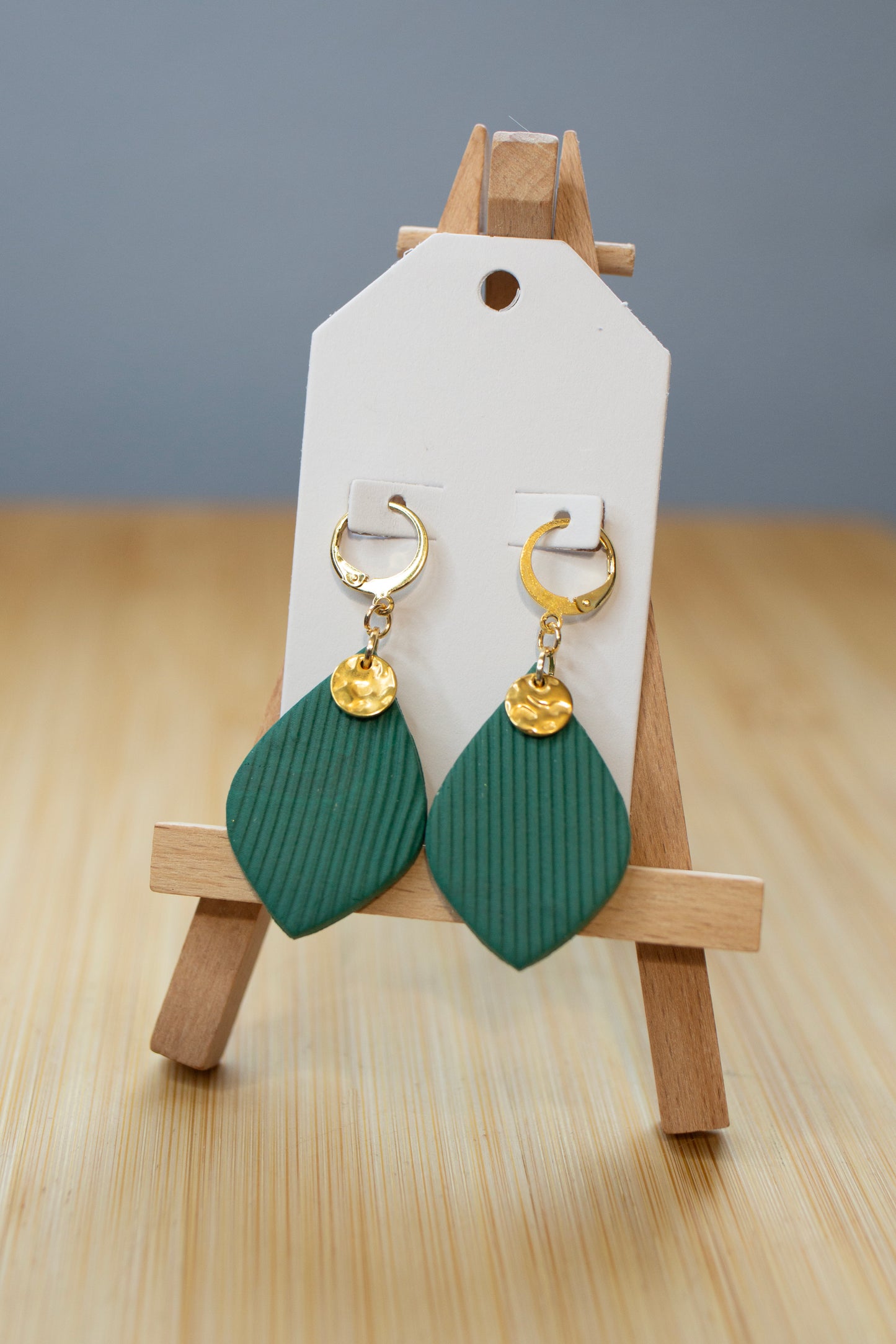 Green & Gold Teardrop Clasp